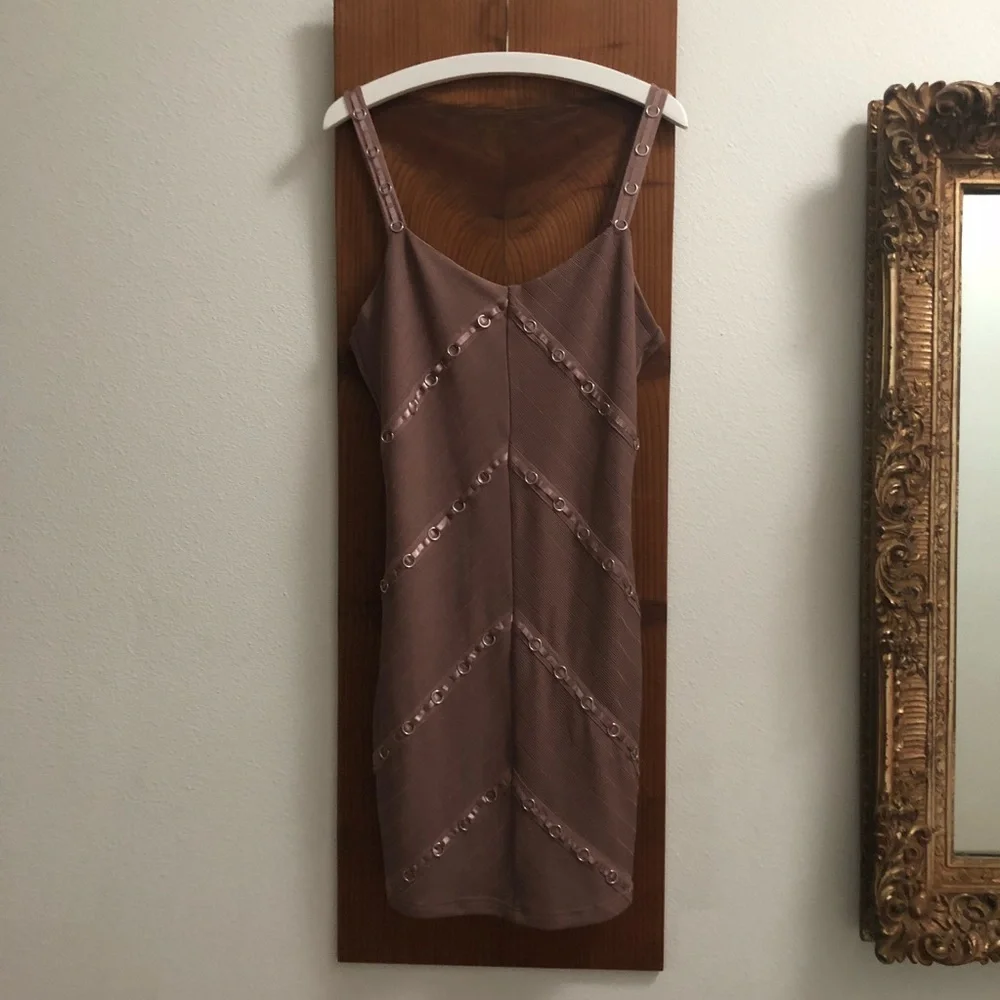Super cute dress with silver hardware! - Picture 5 of 7